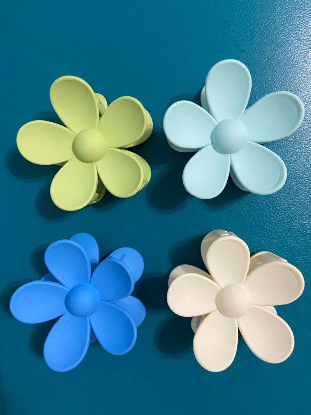 Flower shaped claw Clips - Pastel Yellow, Mint, Blue, Cream